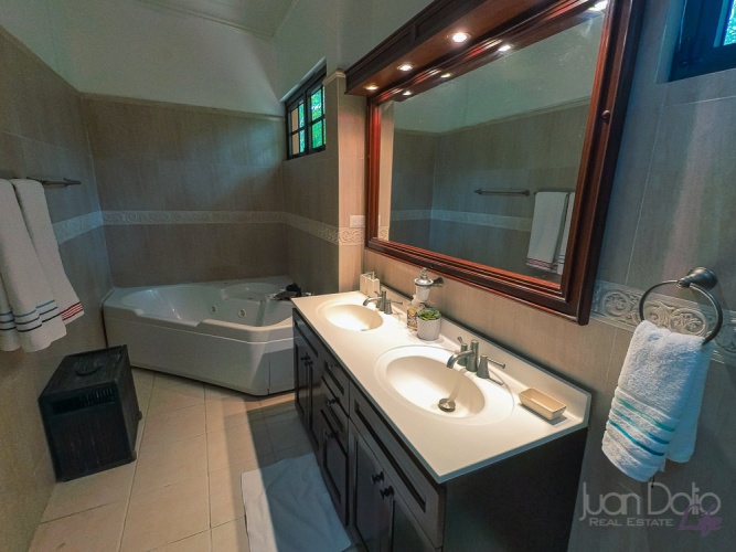 Villa en Venta en Guavaberry Golf & Country Club – Juan Dolio ,Juan Dolio, San Pedro de Macorís, 3 Bedrooms,5 Bathrooms,Villa,Venta