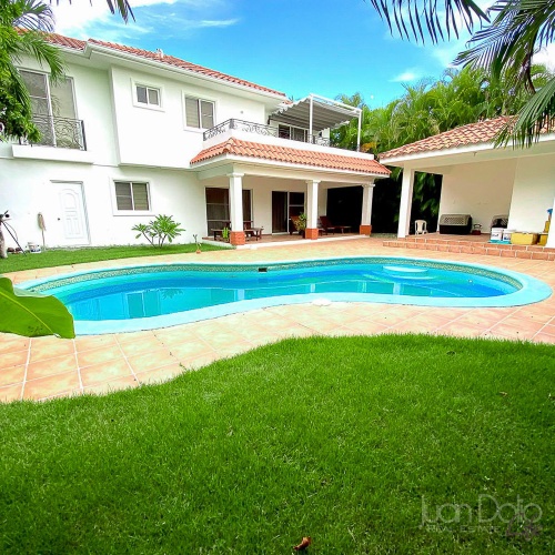 Villa de 2 Niveles en Metro Country Club,Juan Dolio, San Pedro de Macorís, 4 Bedrooms,4 Bathrooms,Villa,Venta
