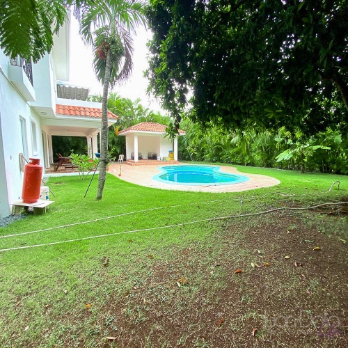 Villa de 2 Niveles en Metro Country Club,Juan Dolio, San Pedro de Macorís, 4 Bedrooms,4 Bathrooms,Villa,Venta
