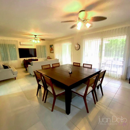 Villa de 2 Niveles en Metro Country Club,Juan Dolio, San Pedro de Macorís, 4 Bedrooms,4 Bathrooms,Villa,Venta